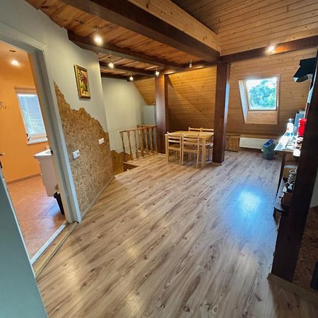 House By The Sea Villa ไคลเพดา ภายนอก รูปภาพ